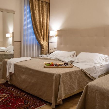Hotel Ambasciatori Brescia Exteriör bild