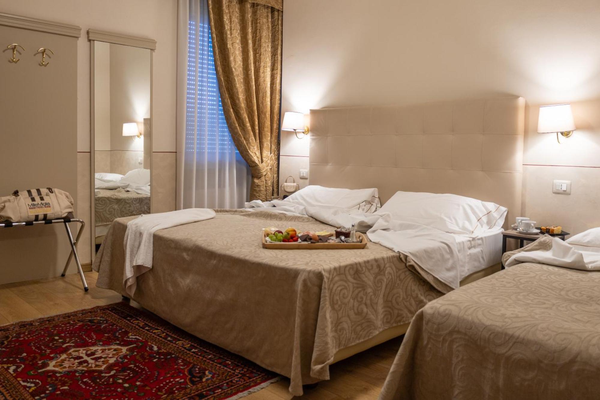 Hotel Ambasciatori Brescia Exteriör bild