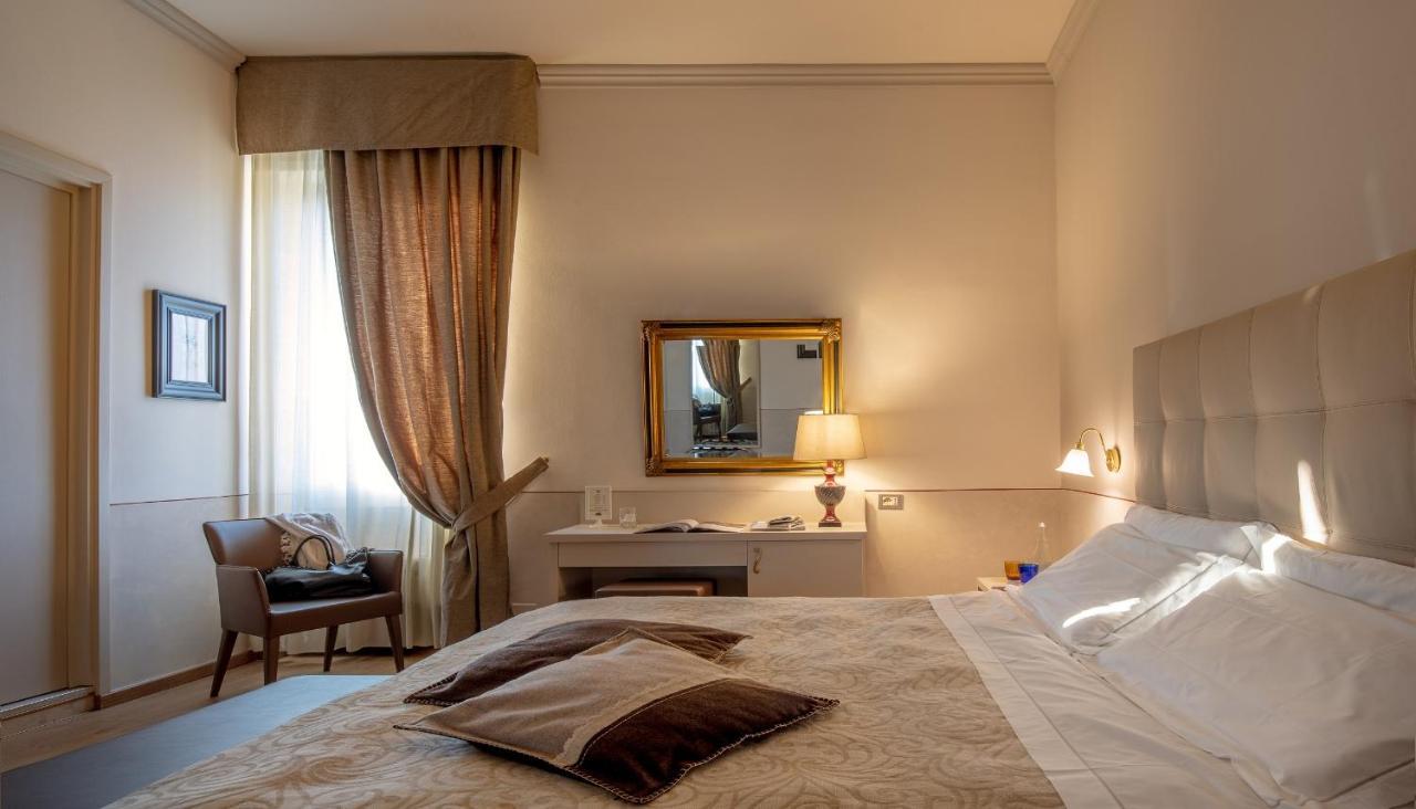 Hotel Ambasciatori Brescia Exteriör bild