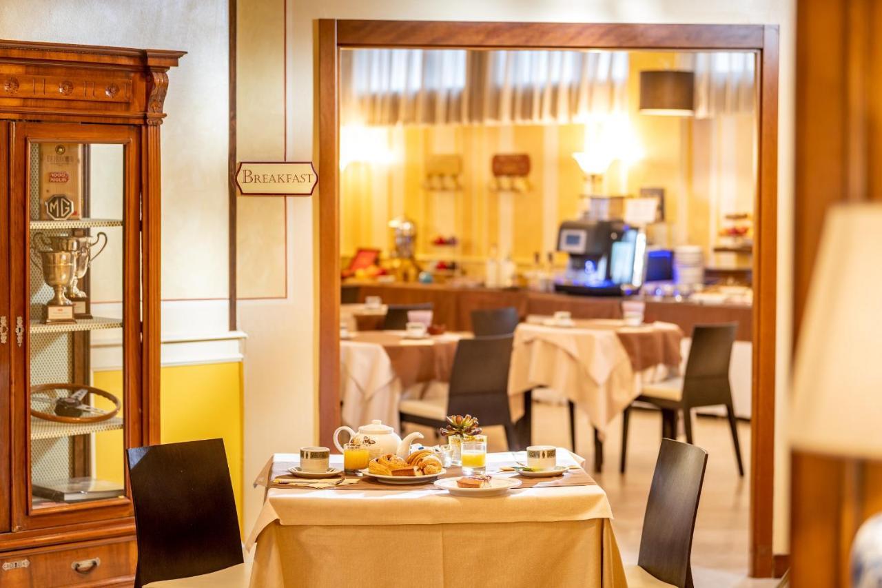 Hotel Ambasciatori Brescia Exteriör bild