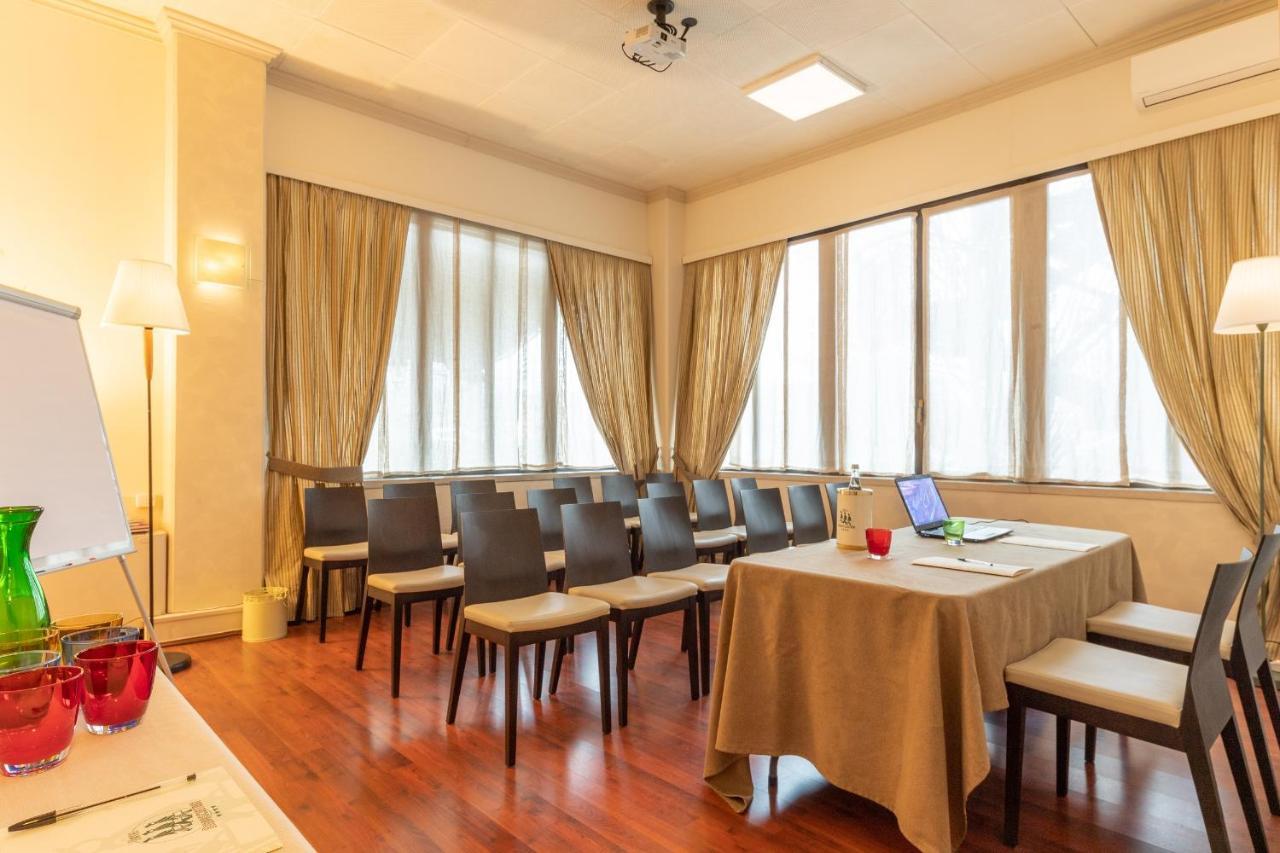 Hotel Ambasciatori Brescia Exteriör bild