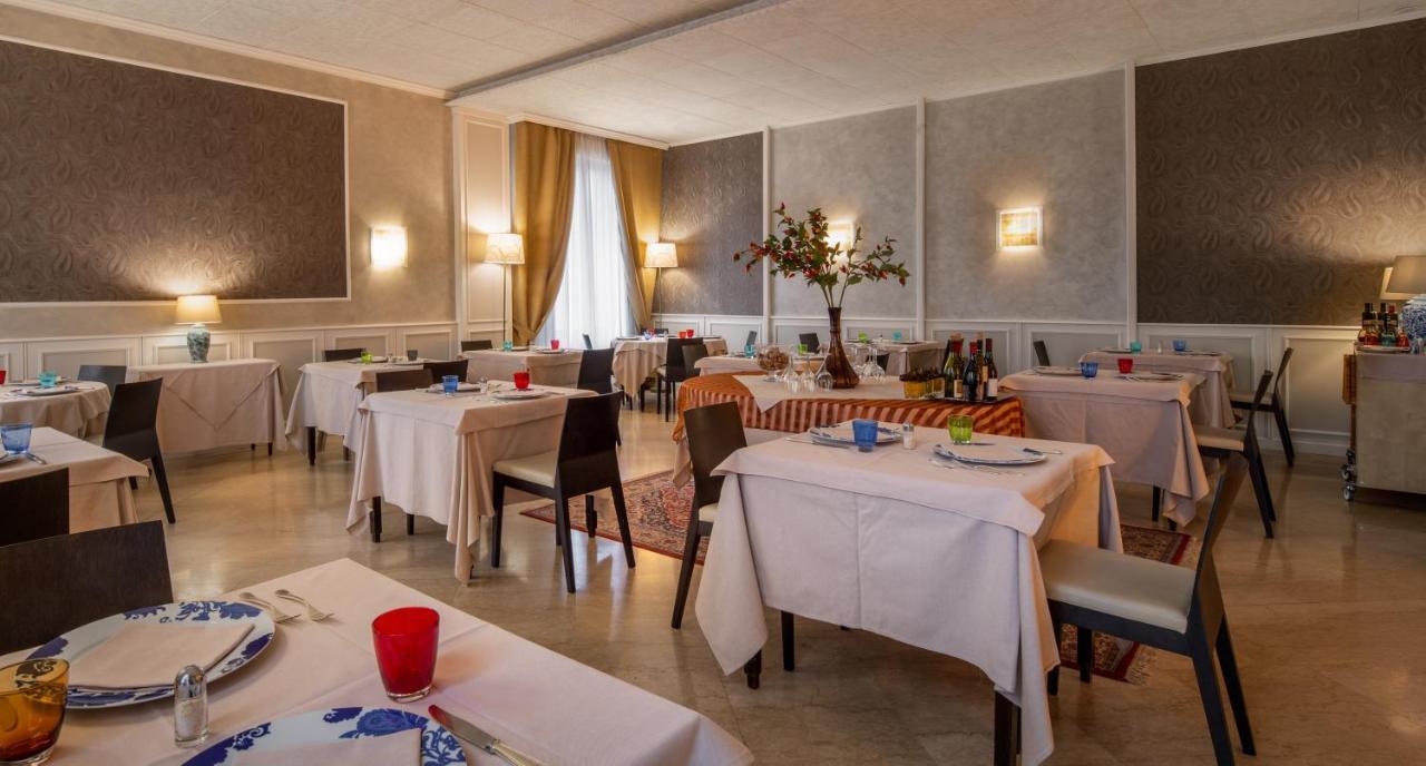 Hotel Ambasciatori Brescia Exteriör bild