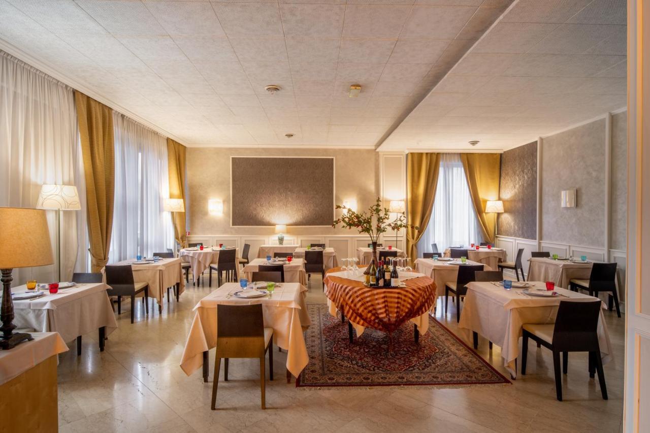 Hotel Ambasciatori Brescia Exteriör bild