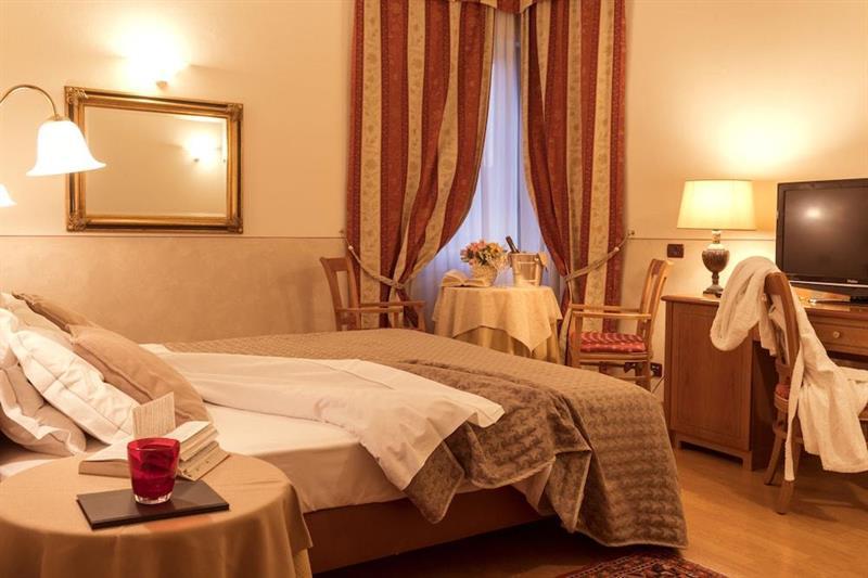 Hotel Ambasciatori Brescia Exteriör bild
